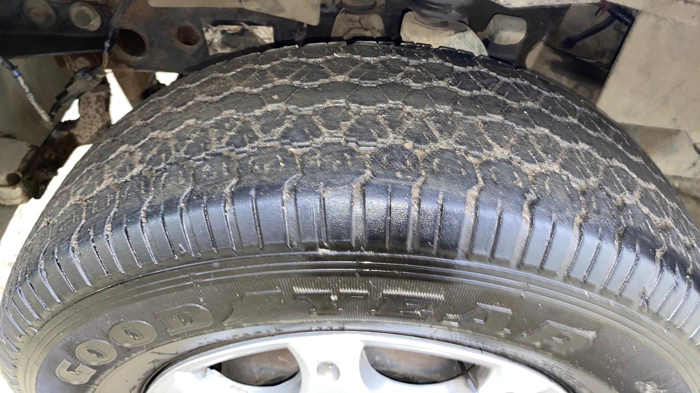 2017 Mahindra Bolero POWER PLUS SLX, Diesel, Manual, 65,503 km, Left Front Tyre Tread