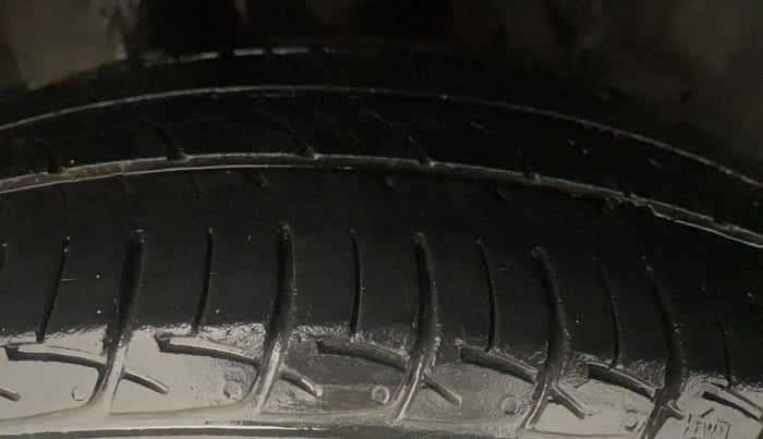 2014 Honda Amaze 1.5L I-DTEC EX, Diesel, Manual, 31,837 km, Right Rear Tyre Tread