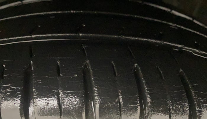 2014 Honda Amaze 1.5L I-DTEC EX, Diesel, Manual, 31,837 km, Left Front Tyre Tread