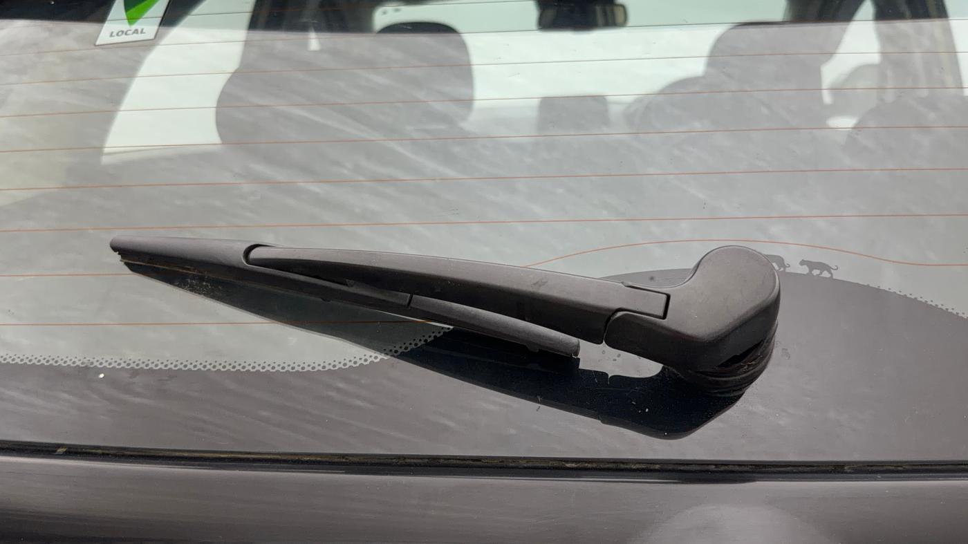 2023 Tata NEXON XZA PLUS LUX SUNROOF KAZIRANGA PETROL, Petrol, Automatic, 60,732 km, Rear Wiper