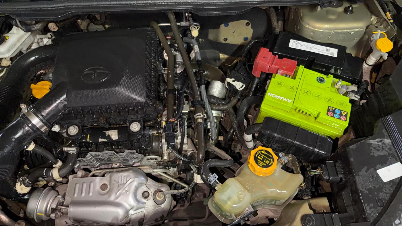 2023 Tata NEXON XZA PLUS LUX SUNROOF KAZIRANGA PETROL, Petrol, Automatic, 60,732 km, Engine View - Left