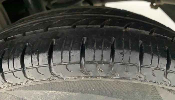 2014 Maruti Alto 800 LXI, Petrol, Manual, 21,935 km, Left Rear Tyre Tread