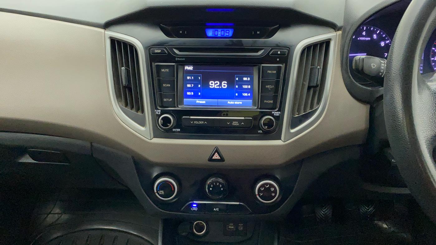 2016 Hyundai Creta E PLUS 1.6 PETROL, CNG, Manual, 85,035 km, Air Conditioner