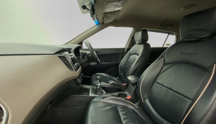 2016 Hyundai Creta E PLUS 1.6 PETROL, CNG, Manual, 85,035 km, Right Side Front Door Cabin