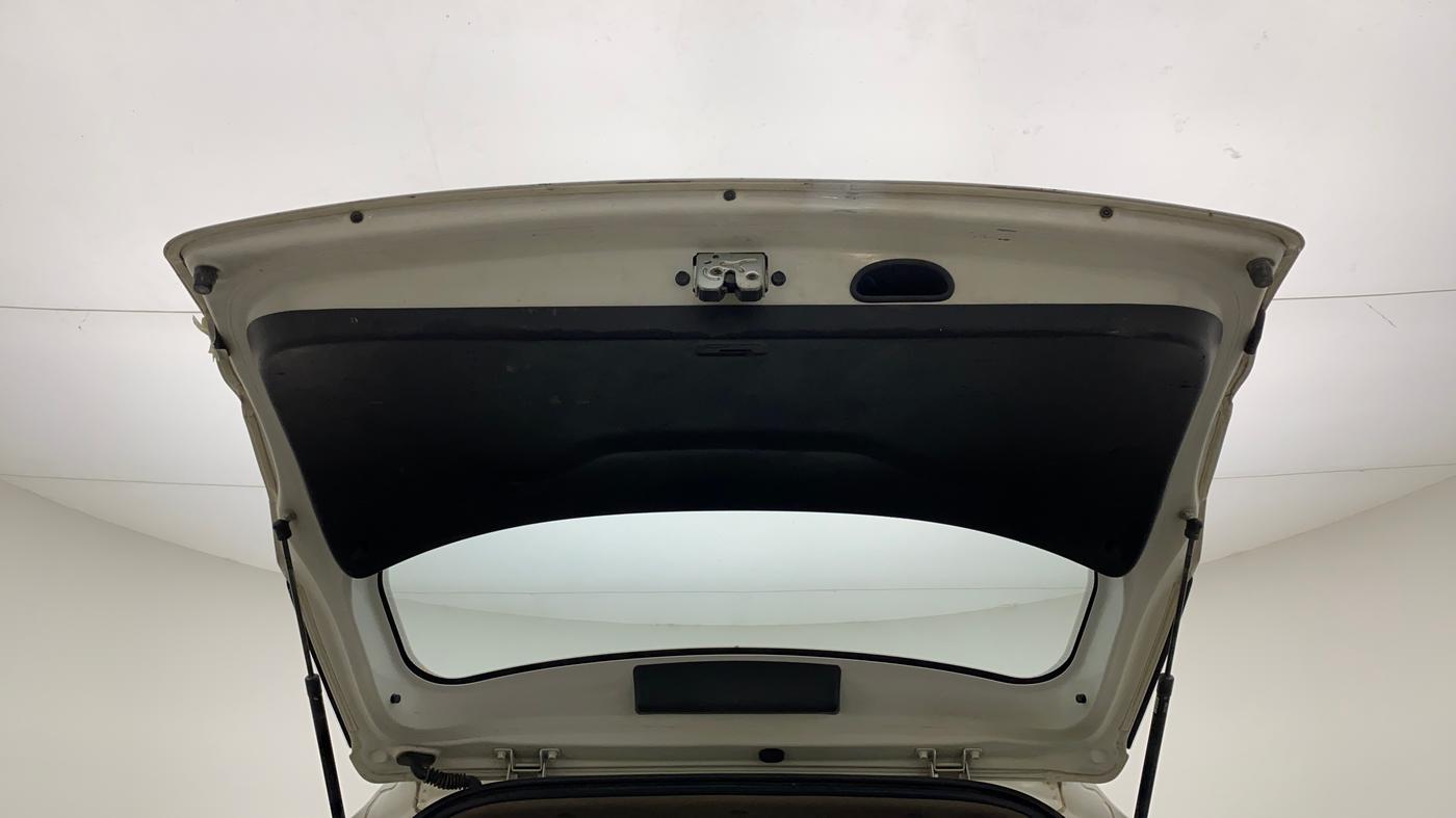 2016 Hyundai Creta E PLUS 1.6 PETROL, CNG, Manual, 85,035 km, Boot Door Open