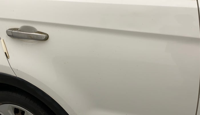 2016 Hyundai Creta E PLUS 1.6 PETROL, CNG, Manual, 85,035 km, Right rear door - Minor scratches