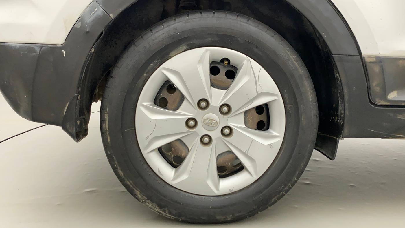 2016 Hyundai Creta E PLUS 1.6 PETROL, CNG, Manual, 85,035 km, Right Rear Wheel