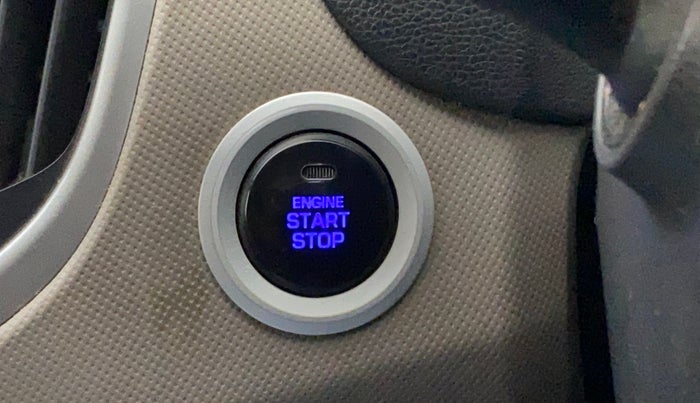 2017 Hyundai Creta SX PLUS AT 1.6 PETROL, CNG, Automatic, 1,17,634 km, Keyless Start/ Stop Button