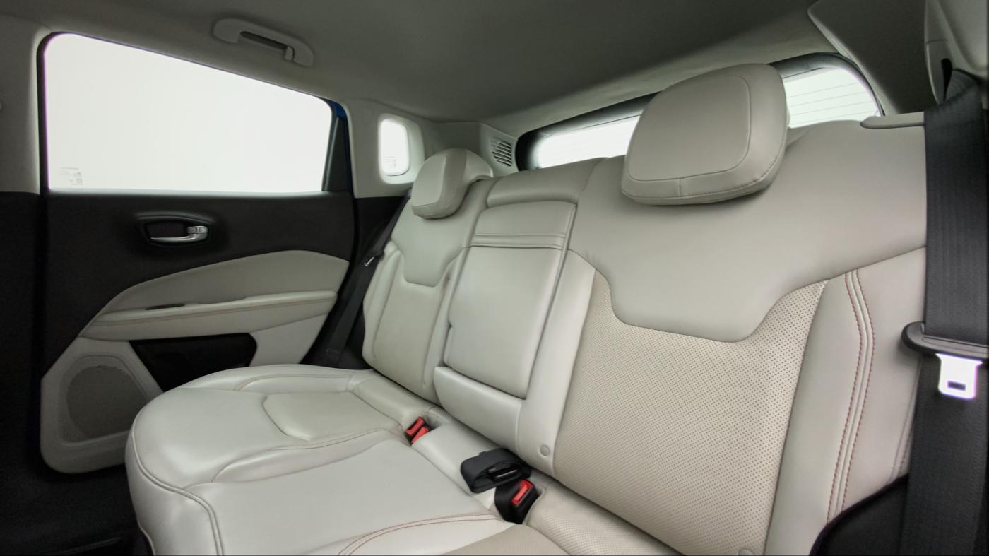 2017 Jeep Compass LIMITED (O) 2.0 DIESEL 4X4, Diesel, Manual, 61,660 km, Right Side Rear Door Cabin