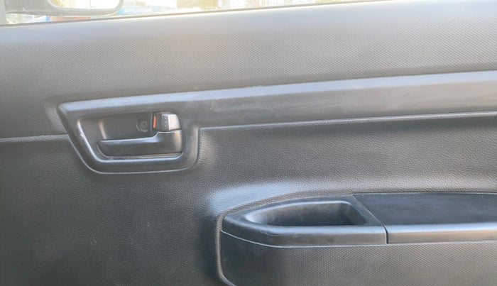 2019 Maruti S PRESSO VXI, CNG, Manual, 88,283 km, Driver Side Door Panels Control