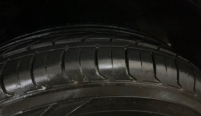 2014 Hyundai i20 SPORTZ 1.2, Petrol, Manual, 45,240 km, Right Front Tyre Tread