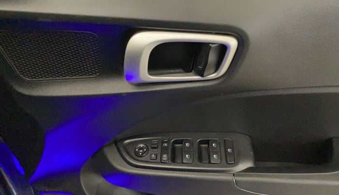 2019 Hyundai VENUE SX 1.0 TURBO, Petrol, Manual, 52,551 km, Driver Side Door Panels Control