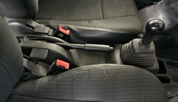 2019 Maruti Eeco 5 STR WITH A/C+HTR CNG, CNG, Manual, 1,06,043 km, Gear Lever