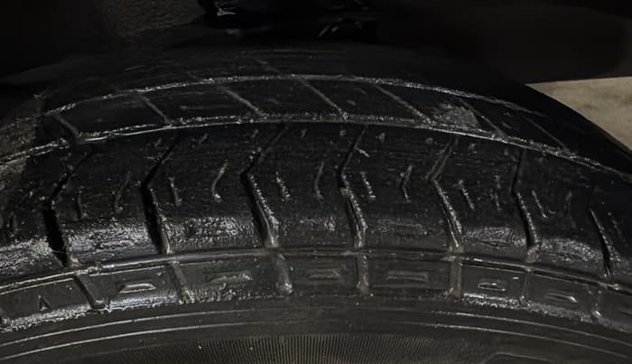 2019 Maruti Eeco 5 STR WITH A/C+HTR CNG, CNG, Manual, 1,06,043 km, Right Front Tyre Tread