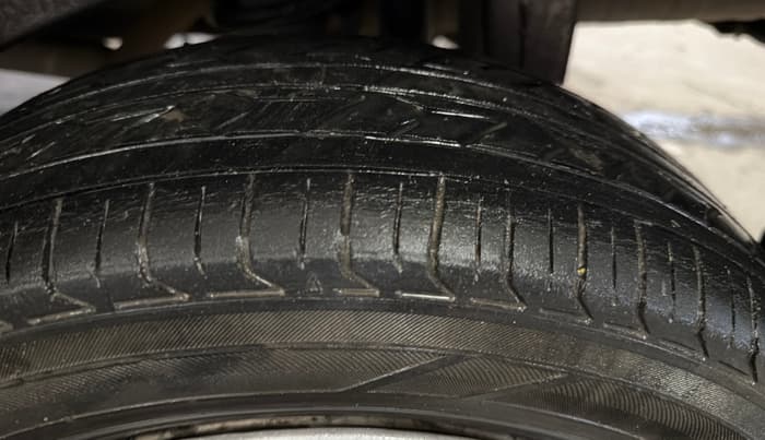2019 Maruti Eeco 5 STR WITH A/C+HTR CNG, CNG, Manual, 1,06,043 km, Left Rear Tyre Tread