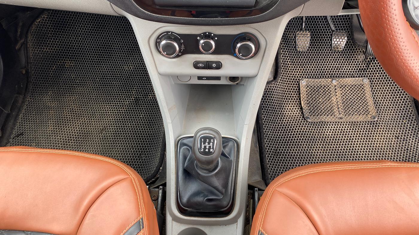 2020 Tata Tiago XT PETROL, Petrol, Manual, 86,530 km, Gear Lever