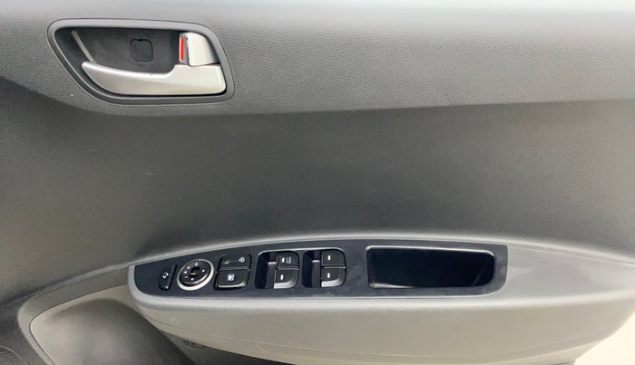 2018 Hyundai Grand i10 SPORTZ 1.2 KAPPA VTVT DUAL TONE, Petrol, Manual, 72,479 km, Driver Side Door Panels Control