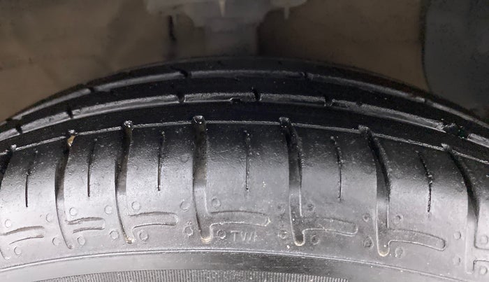 2017 Hyundai Grand i10 MAGNA 1.2 VTVT, Petrol, Manual, 59,720 km, Right Front Tyre Tread