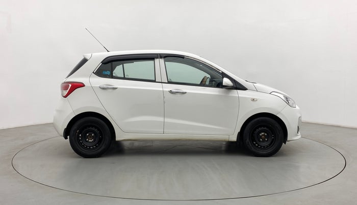 2017 Hyundai Grand i10 MAGNA 1.2 VTVT, Petrol, Manual, 59,720 km, Right Side View
