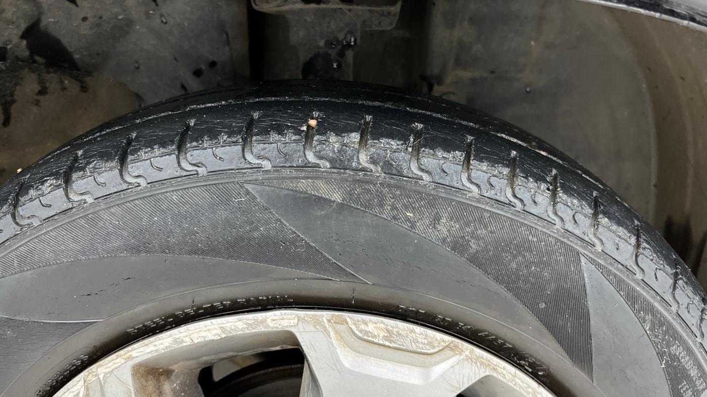 2017 Renault Kwid CLIMBER 1.0 AMT, Petrol, Automatic, 56,354 km, Right Front Tyre Tread