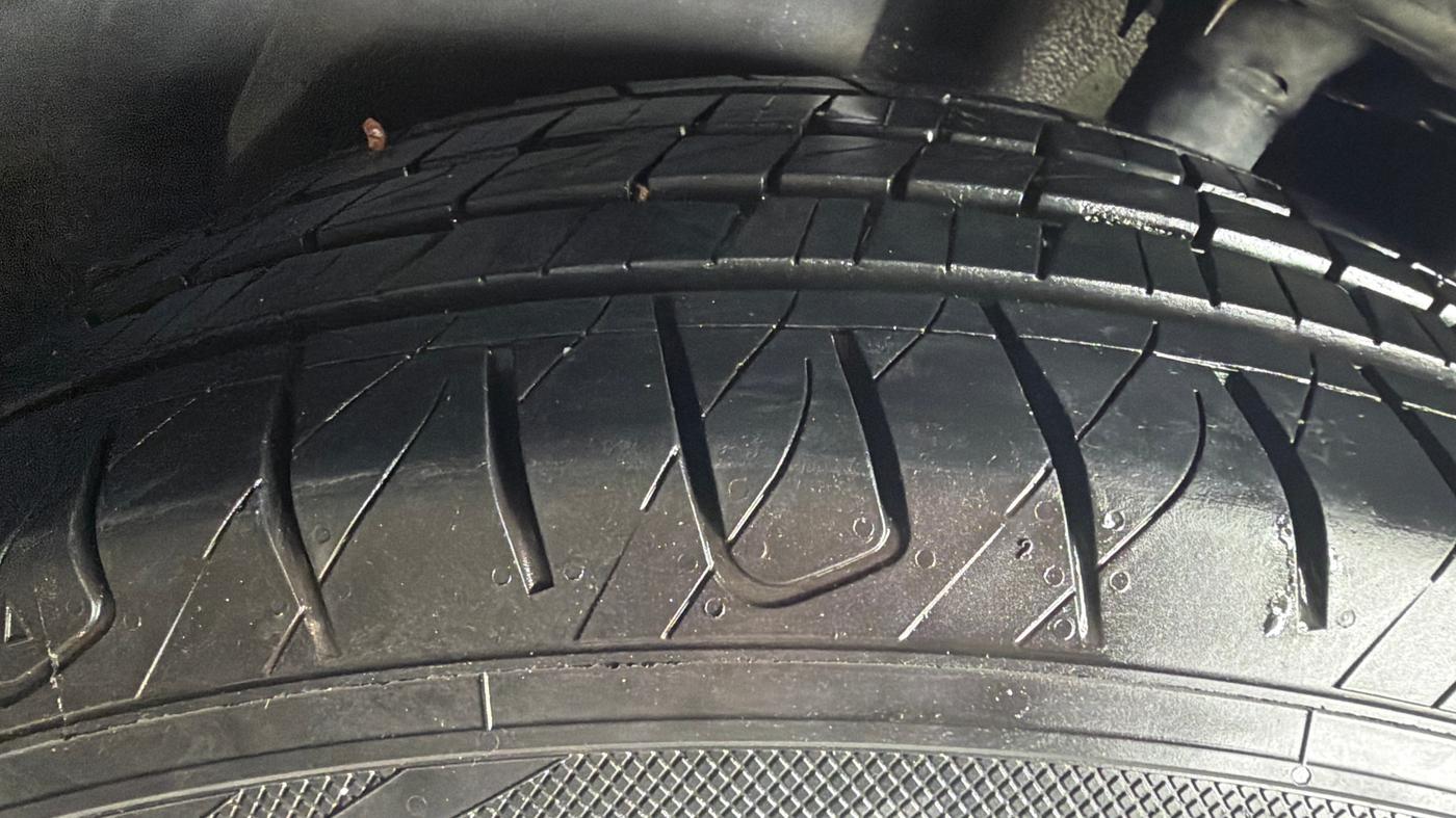2018 Jeep Compass LIMITED 1.4 PETROL AT, Petrol, Automatic, 88,180 km, Left Rear Tyre Tread
