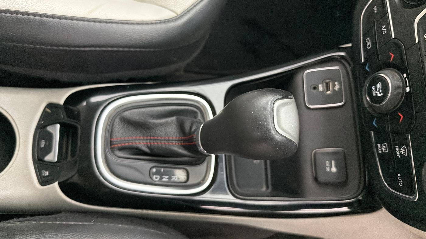 2018 Jeep Compass LIMITED 1.4 PETROL AT, Petrol, Automatic, 88,180 km, Gear Lever