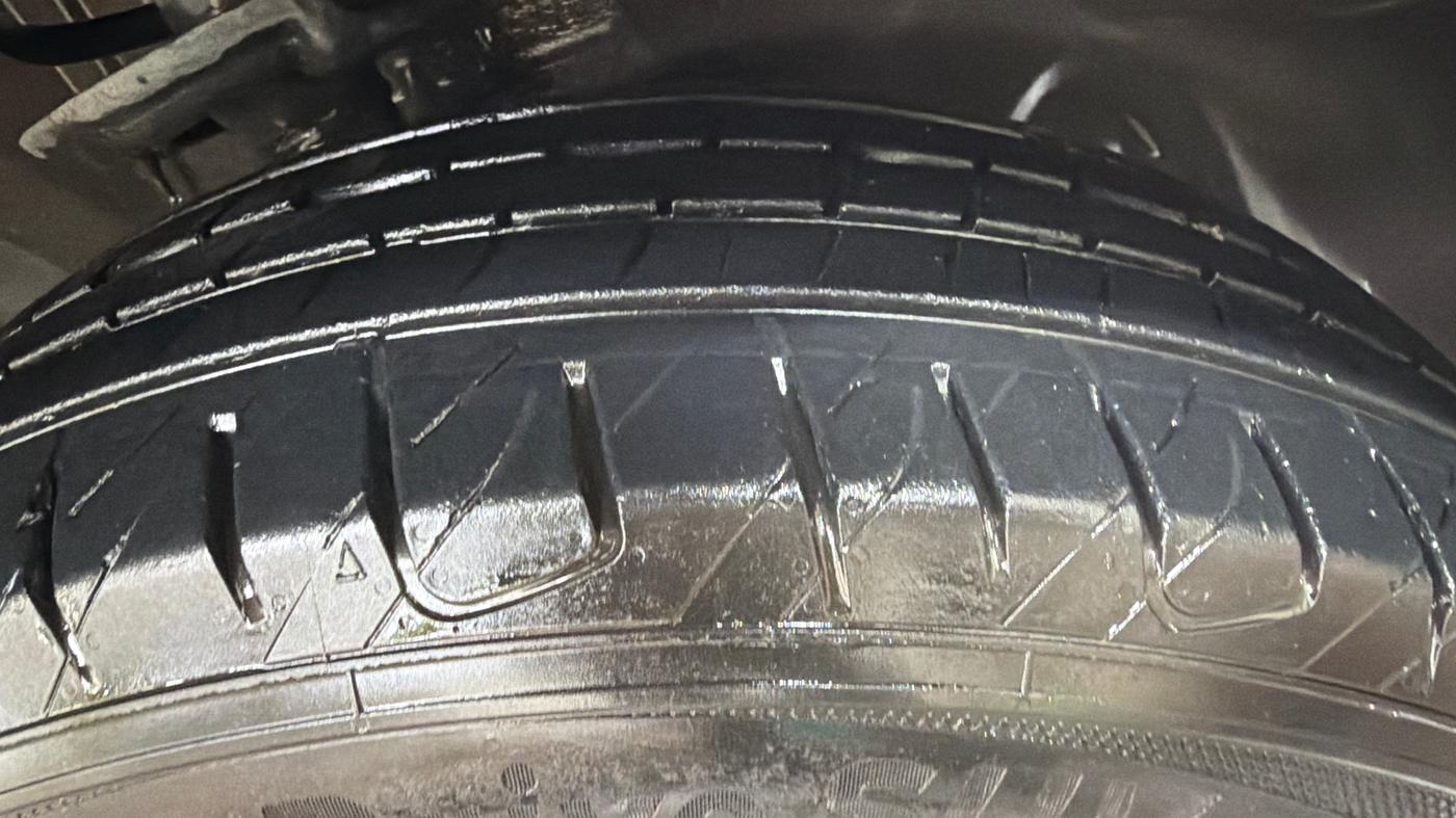 2018 Jeep Compass LIMITED 1.4 PETROL AT, Petrol, Automatic, 88,180 km, Right Front Tyre Tread