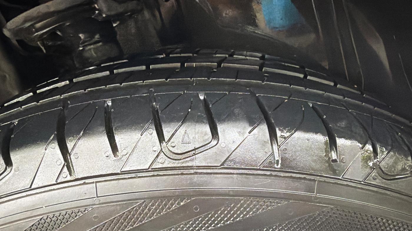 2018 Jeep Compass LIMITED 1.4 PETROL AT, Petrol, Automatic, 88,180 km, Right Rear Tyre Tread