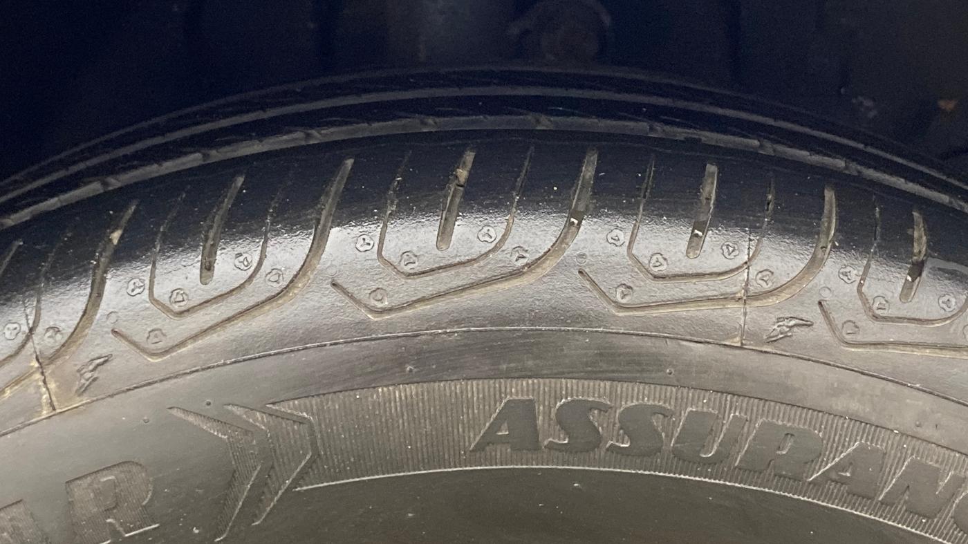 2013 Honda Amaze 1.5L I-DTEC VX, Diesel, Manual, 37,357 km, Right Front Tyre Tread