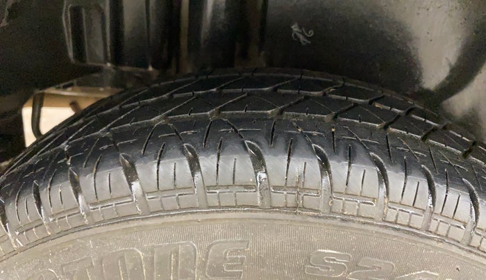 2016 Maruti Swift Dzire VXI (O), Petrol, Manual, 1,09,134 km, Right Rear Tyre Tread
