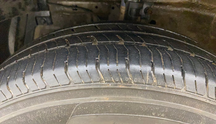 2016 Maruti Swift Dzire VXI (O), Petrol, Manual, 1,09,134 km, Left Front Tyre Tread