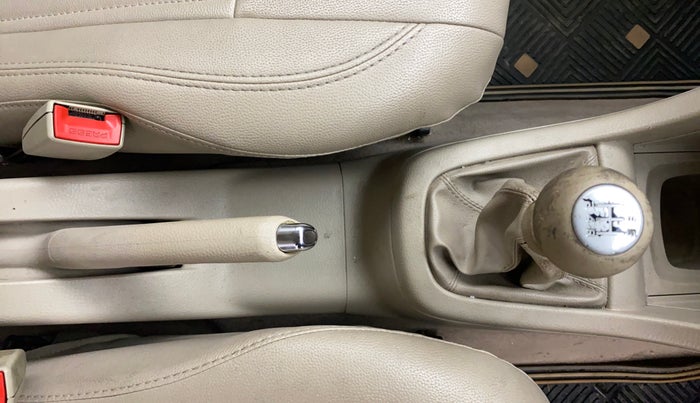 2016 Maruti Swift Dzire VXI (O), Petrol, Manual, 1,09,134 km, Gear Lever