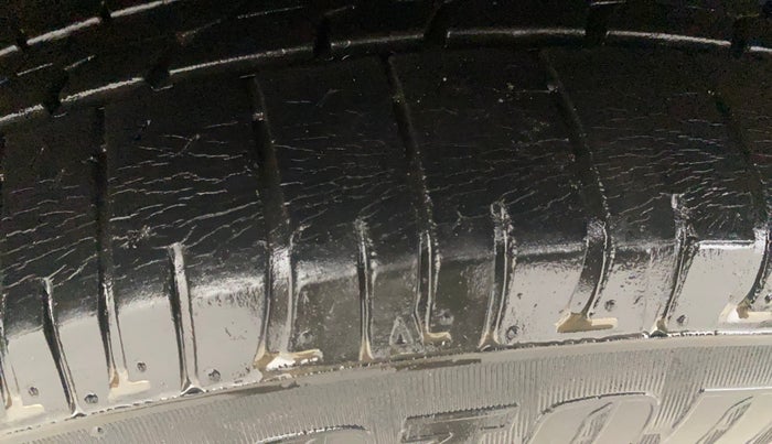 2017 Maruti S Cross DELTA 1.3, Diesel, Manual, 1,32,280 km, Right Rear Tyre Tread