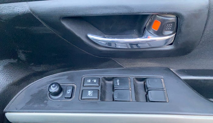 2017 Maruti S Cross DELTA 1.3, Diesel, Manual, 1,32,280 km, Driver Side Door Panels Control