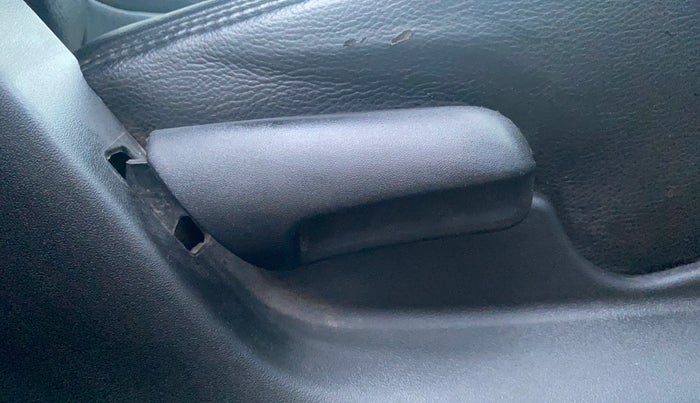 2017 Maruti S Cross DELTA 1.3, Diesel, Manual, 1,32,280 km, Driver Side Adjustment Panel