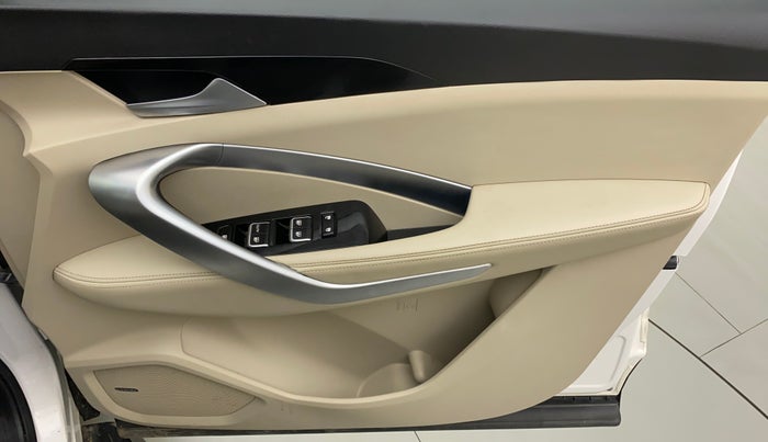 2021 MG HECTOR SHARP HYBRID 1.5 PETROL, Petrol, Manual, 9,500 km, Driver Side Door Panels Control