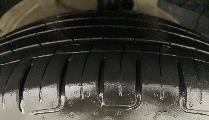 2021 MG HECTOR SHARP HYBRID 1.5 PETROL, Petrol, Manual, 9,500 km, Right Front Tyre Tread