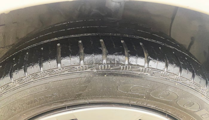 2015 Hyundai Xcent S 1.2, Petrol, Manual, 76,266 km, Right Front Tyre Tread