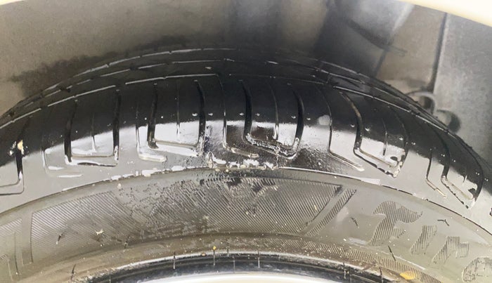 2015 Hyundai Xcent S 1.2, Petrol, Manual, 76,266 km, Left Rear Tyre Tread