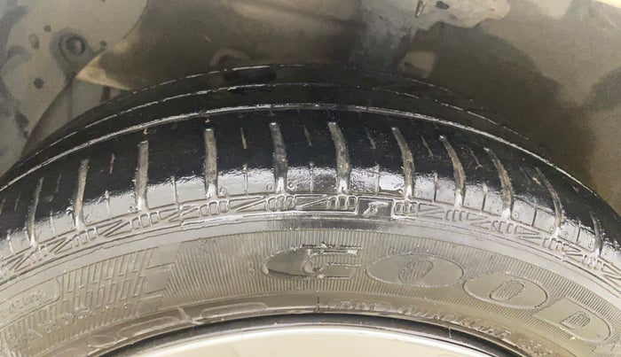 2015 Hyundai Xcent S 1.2, Petrol, Manual, 76,266 km, Left Front Tyre Tread