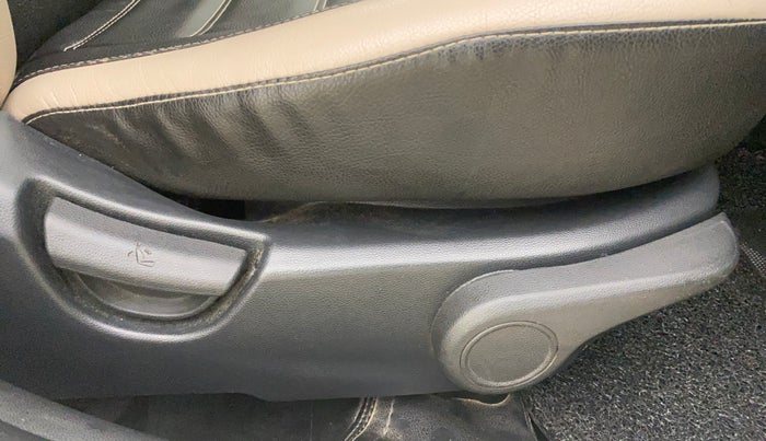 2015 Hyundai Xcent S 1.2, Petrol, Manual, 76,266 km, Driver Side Adjustment Panel