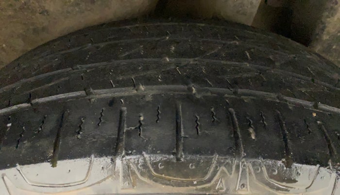 2019 Jeep Compass LIMITED 1.4 PETROL AT, Petrol, Automatic, 65,439 km, Left Rear Tyre Tread