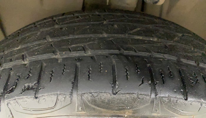2019 Jeep Compass LIMITED 1.4 PETROL AT, Petrol, Automatic, 65,439 km, Left Front Tyre Tread