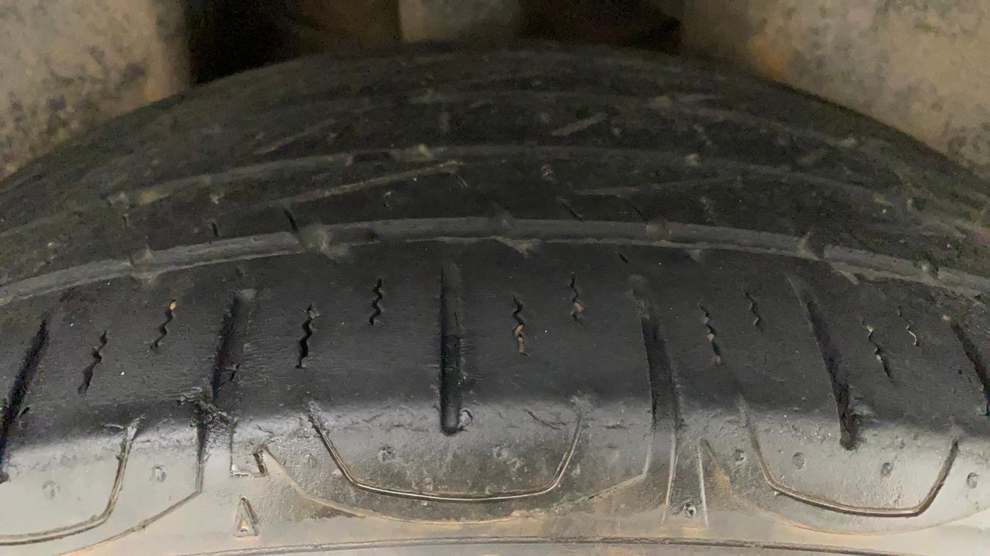 2019 Jeep Compass LIMITED 1.4 PETROL AT, Petrol, Automatic, 65,439 km, Right Rear Tyre Tread