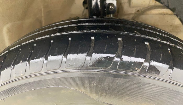 2019 Maruti Dzire VXI, CNG, Manual, 89,228 km, Right Front Tyre Tread