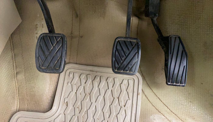 2019 Maruti Dzire VXI, CNG, Manual, 89,228 km, Pedals