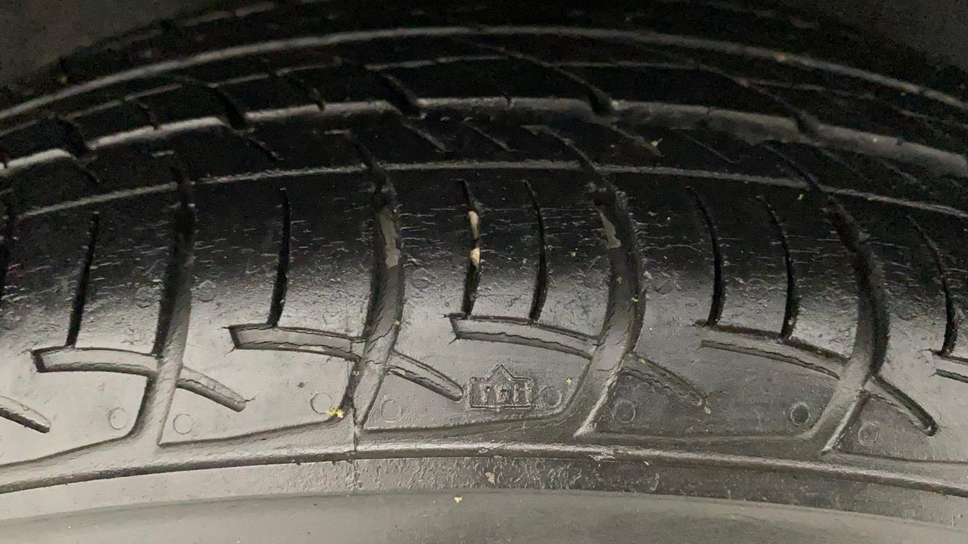 2014 Toyota Etios G, Petrol, Manual, 87,218 km, Right Rear Tyre Tread