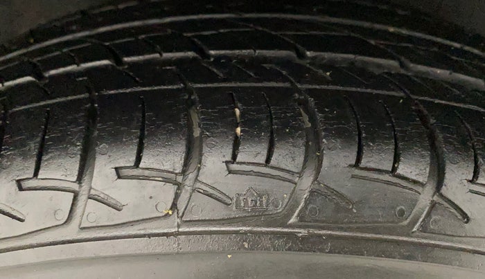 2014 Toyota Etios G, Petrol, Manual, 87,218 km, Right Rear Tyre Tread