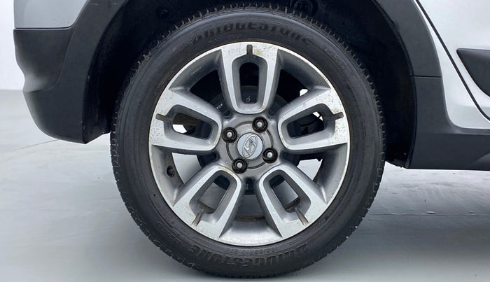 2017 Hyundai i20 Active 1.2 SX, Petrol, Manual, 11,275 km, Right Rear Wheel