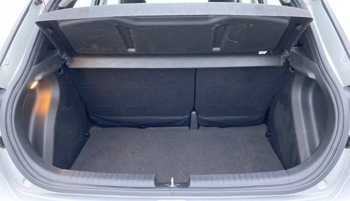 2017 Hyundai i20 Active 1.2 SX, Petrol, Manual, 11,275 km, Boot Inside View